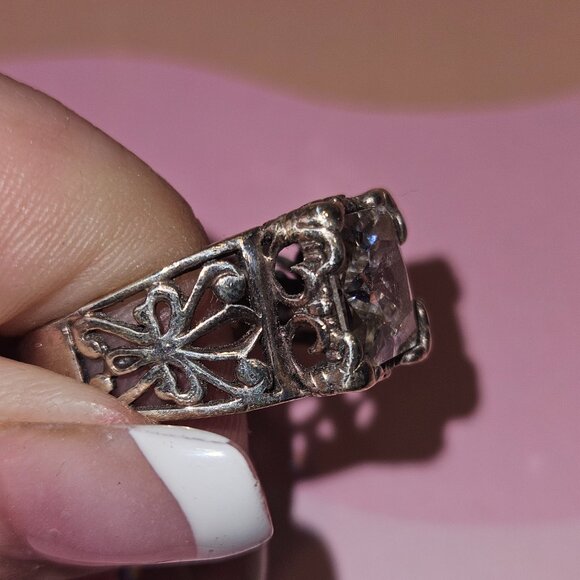 Elegant and authentic! Silpada Ring - Picture 2 of 3